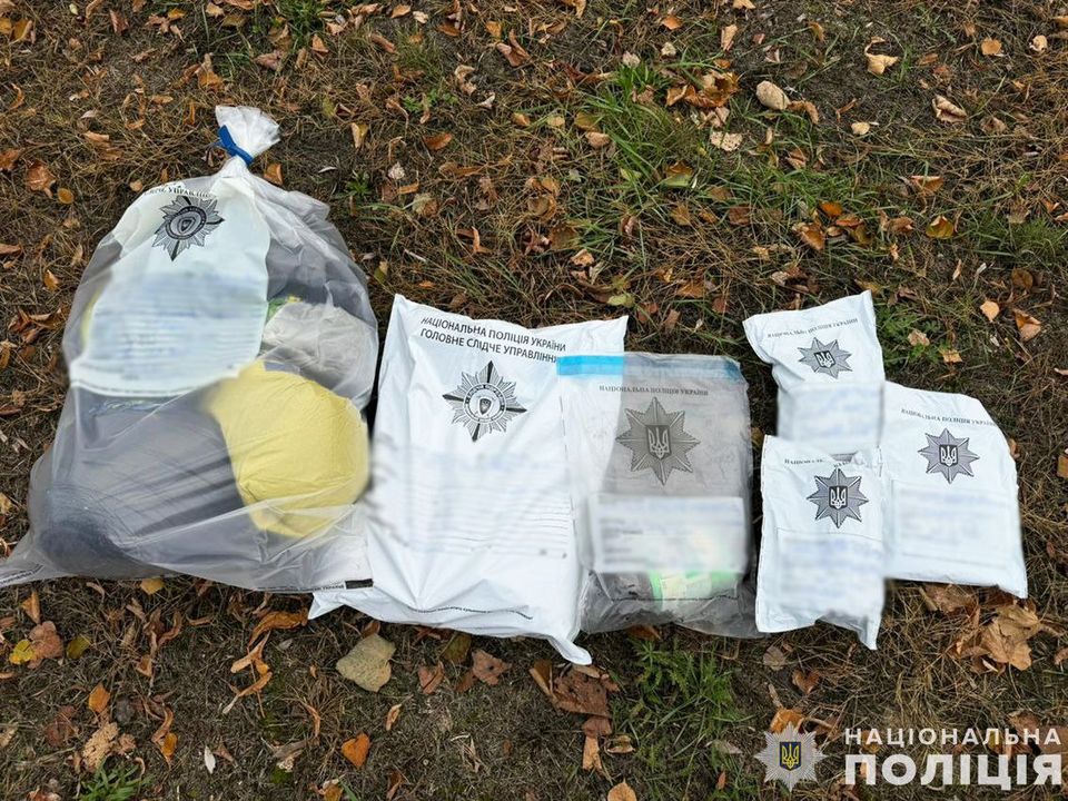 Близько 10 кілограмів наркотиків зберігав мешканець Корюківської громади