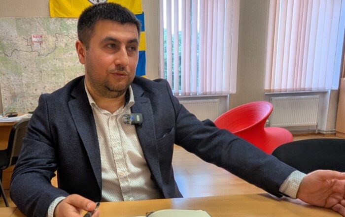 МІСЦЕВА ВЛАДА. Ратан Ахмедов: «Багато моїх колег вважають мене «неврівноваженим психом», але я поважаю людей, які сперечаються зі мною. Без них я — ніхто»