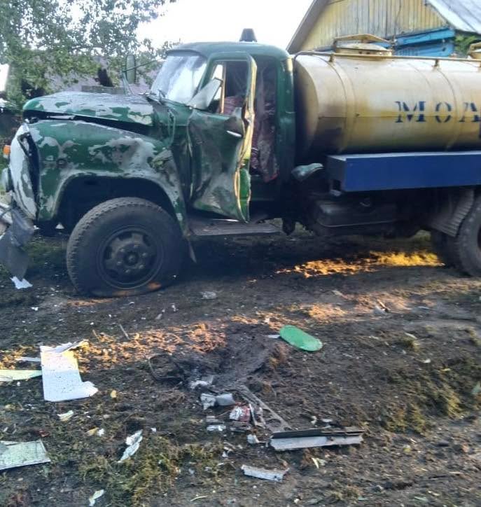 Росіяни атакували Перелюб: знищено молоковоз, пошкоджено будинки