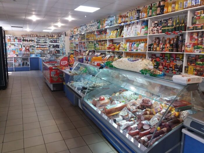 Магазин “Продукти” — Магазини у Корюківці