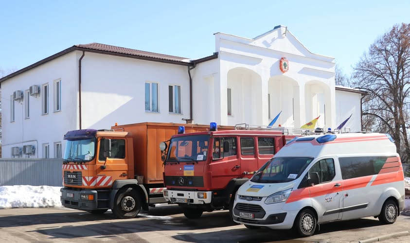 Корюківська громада отримала спецтехніку від українських та німецьких партнерів