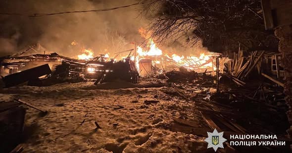 У селі Корюківської громади через влучання безпілотників пошкоджені будинки та поранено жінку