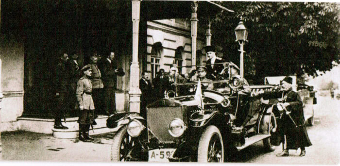 Нащадок козацького отамана з Охрамієвичів, який у 1918-му збирав книги для української Національної бібліотеки: історія Володимира Барвінка