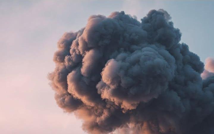 У селах Корюківської громади обстріли знищили оселю та трактор