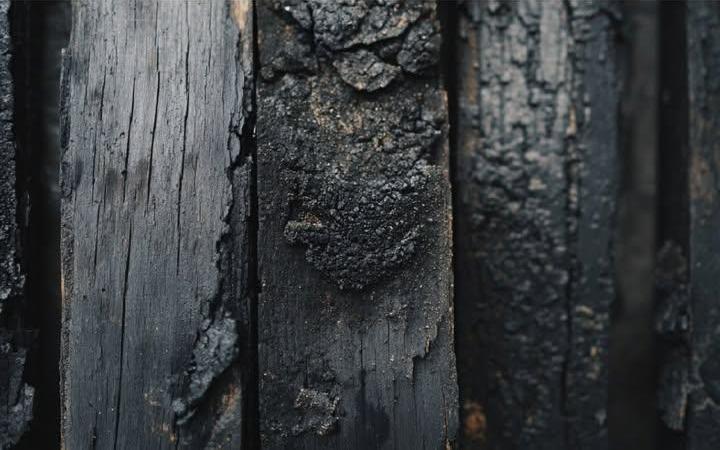 Пожежа знищила покрівлю житлового будинку в селі Новоселівка