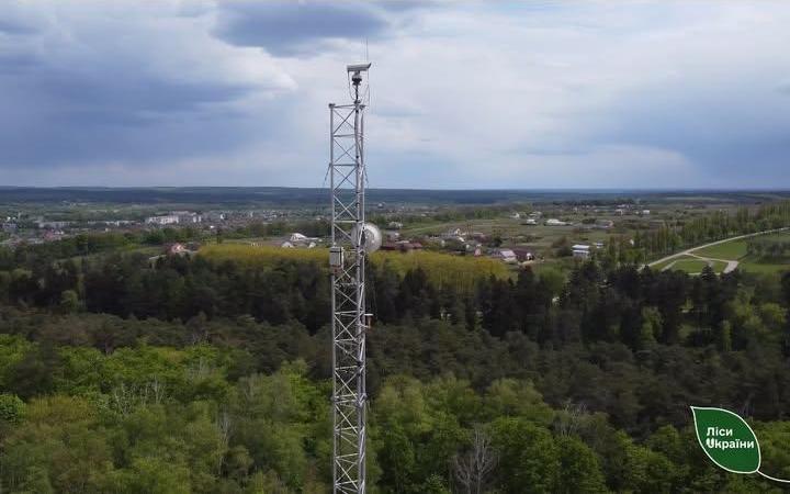 У Корюківці встановили нову вежу відеоспостереження за лісами